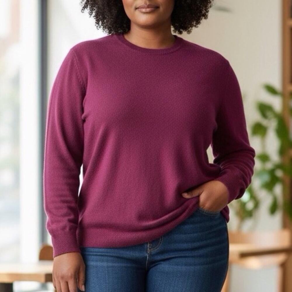 Neiman Marcus NWT Purple 100% Cashmere Sweater Crew Neck Cozy Pullover